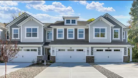 7699 Marin Pkwy, Cumberland, IN 46229