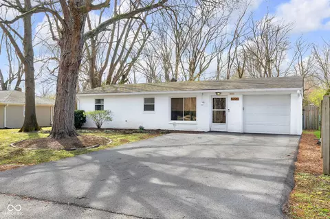 5220 Sunny Meade Ln, Indianapolis, IN 46208