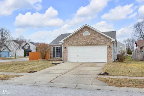 5226 Lakemanor Dr, Indianapolis, IN 46254
