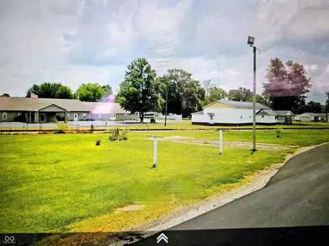 001 Charlotte Ave, Switz City, IN 47465