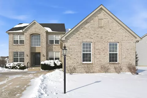 13884 Oliver Ln, Westfield, IN 46074