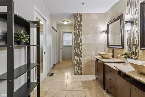 Entry Way - 10740 Pine Bluff Dr, Fishers, IN 46037 photo 5 of 5