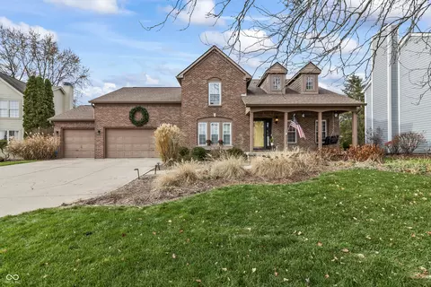 Exterior - 10740 Pine Bluff Dr, Fishers, IN 46037 photo 2 of 11