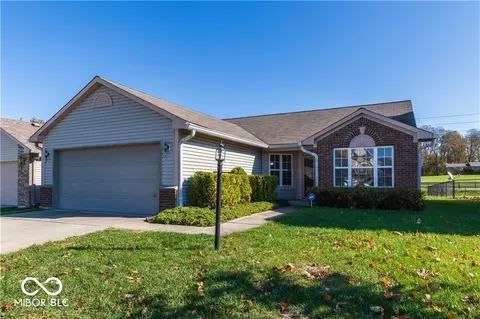 8433 Crosser Dr, Indianapolis, IN 46237