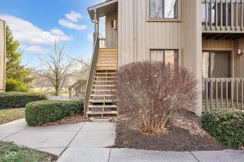 80 Lookout Ridge Dr, Columbus, IN 47201