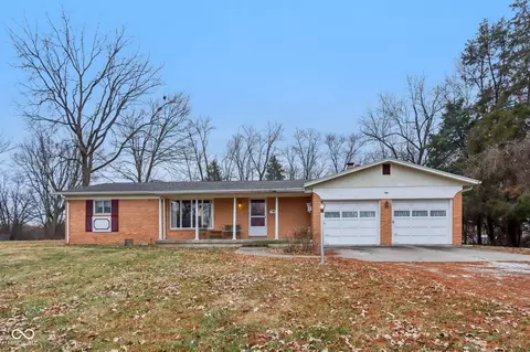 44 Sunset Dr, Greencastle, IN 46135