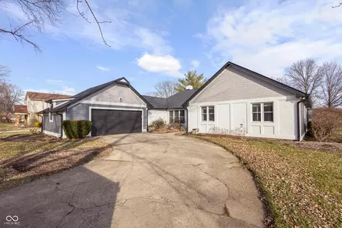 11126 N Eagles Nest Ct, Fairland, IN 46126