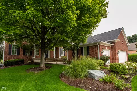 8039 Heyward Dr, Indianapolis, IN 46250