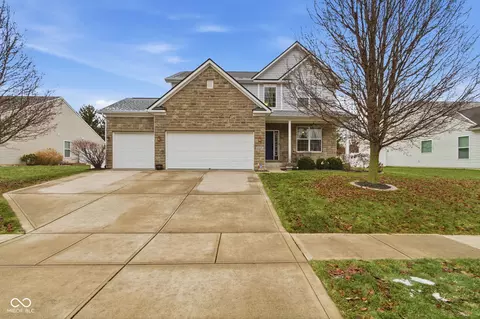 1523 Tuscany Dr, Greenwood, IN 46143