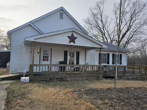 38 E Walnut St, Montezuma, IN 47862