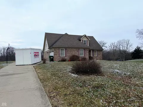 1197 Chapman Dr, Greenfield, IN 46140