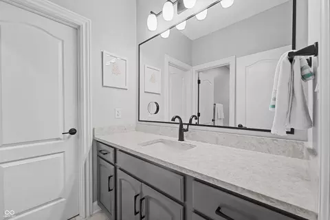 Bath - 6049 W Foster Branch Dr, Pendleton, IN 46064 photo 8 of 10