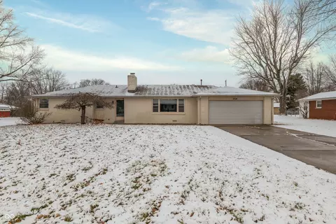2318 E 40th St, Anderson, IN 46013