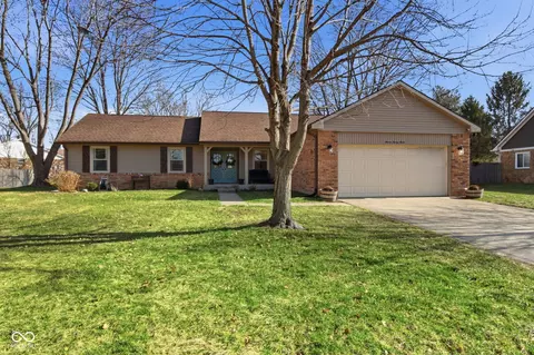 1127 Waterford Dr, Greenwood, IN 46142