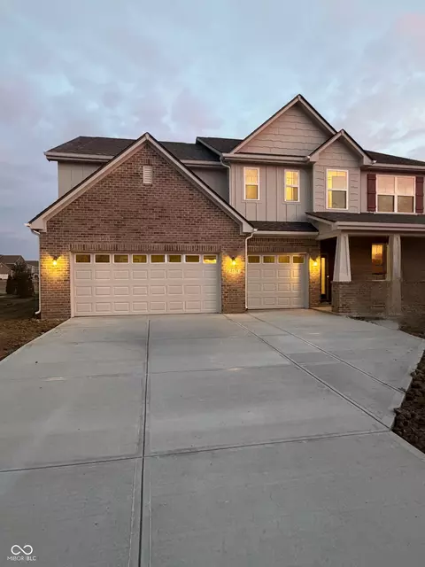 4674 Willow Ridge Ln, New Palestine, IN 46163