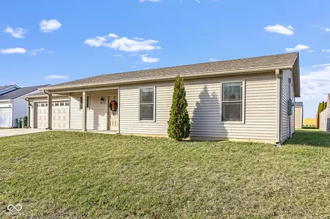 921 S Creek Dr E, Greensburg, IN 47240