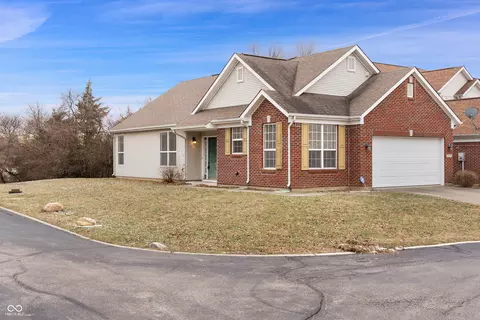 8231 Pelham Pl, Indianapolis, IN 46216