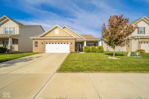 16592 Branham Dr, Fishers, IN 46040