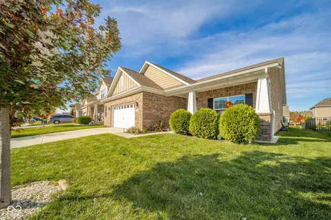 16592 Branham Dr, Fishers, IN 46040