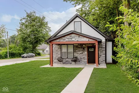 902 Rossville Ave, Frankfort, IN 46041