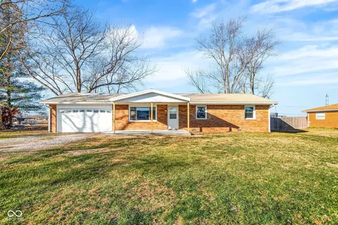 652 N Dellasburg Rd, Columbus, IN 47203