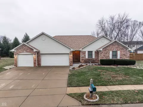 6475 Fieldstream Dr, Avon, IN 46123