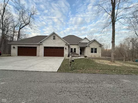 1326 E Browning Ct, Martinsville, IN 46151