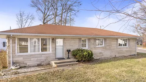 104 Meadow Ln, North Vernon, IN 47265