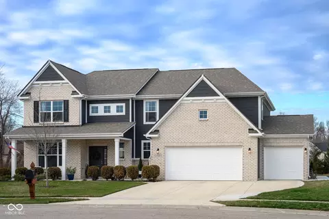 2724 Daisy Ct, Columbus, IN 47201