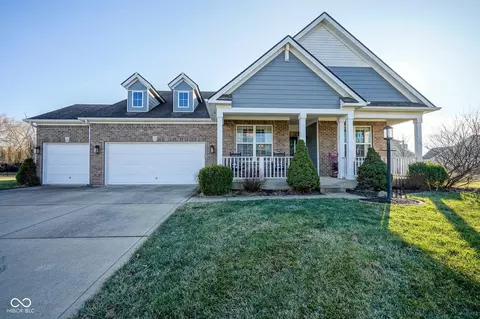 14359 Misty Cove Ln, Fishers, IN 46040