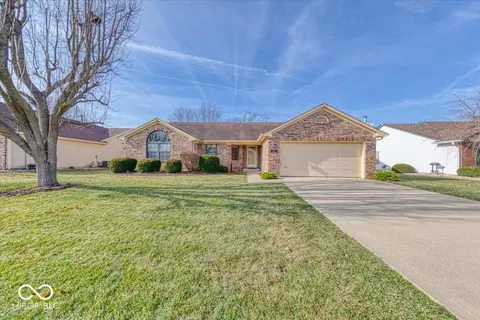 974 Ellington Cir, Greenwood, IN 46143