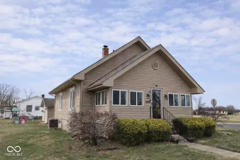 1383 W 2nd St, Seymour, IN 47274