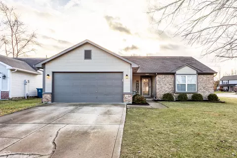 12791 Longleaf Ln, Fishers, IN 46038