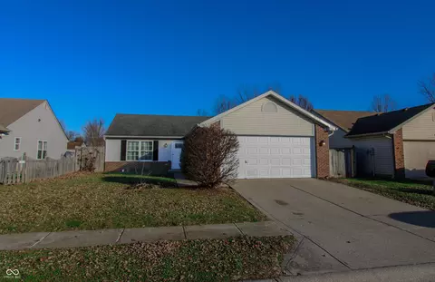 1437 Millridge Dr, Greenwood, IN 46143