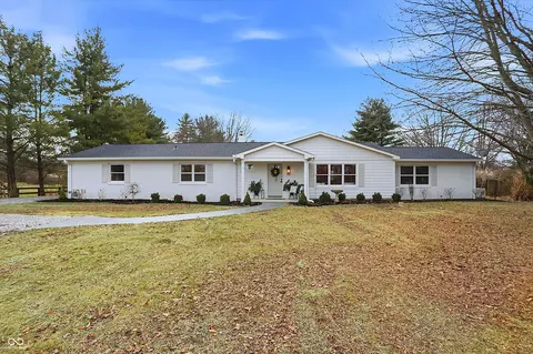 7545 W 96th St, Zionsville, IN 46077