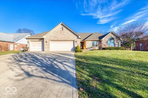 2371 Willow Lakes E Blvd, Greenwood, IN 46143