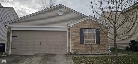 1716 Feather Reed Ln, Greenwood, IN 46143