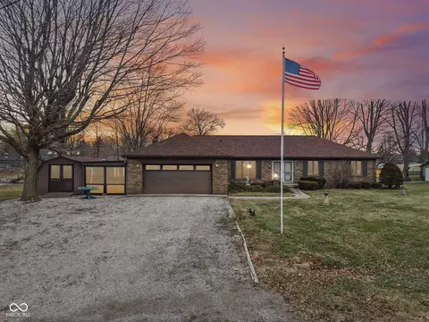 Exterior - 6924 E Meadows Dr, Camby, IN 46113 photo 2 of 10