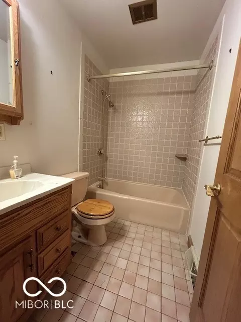 Bath - 3407 N County Road 925 E, Hope, IN 47246 photo 1 of 2