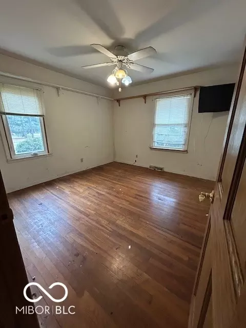 Bedroom - 3407 N County Road 925 E, Hope, IN 47246 photo 3 of 5