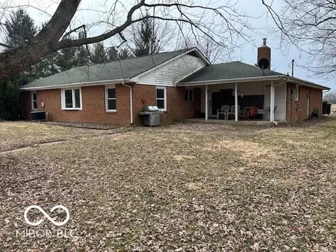 Exterior - 3407 N County Road 925 E, Hope, IN 47246 photo 5 of 9