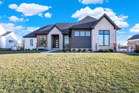8115 Hanley Ln, Zionsville, IN 46077