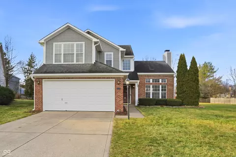 6385 Hillview Cir, Fishers, IN 46038