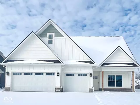 3562 S Meadows Ln, New Palestine, IN 46163