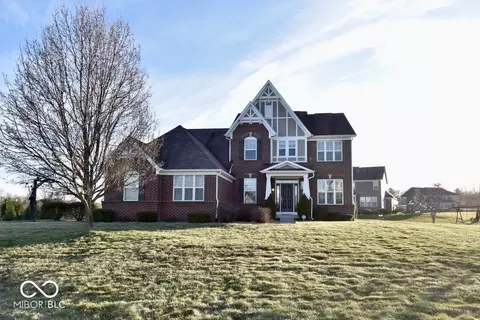 1231 Winfield Ct, Greenwood, IN 46143