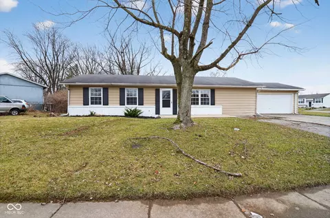 10013 Ridgefield Dr, Indianapolis, IN 46235