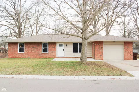 404 Pleasant Dr, North Vernon, IN 47265