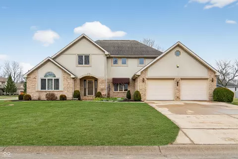 514 Greenland Ln, Yorktown, IN 47396