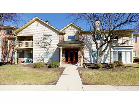 12555 Timber Creek Dr UNIT 8, Carmel, IN 46032