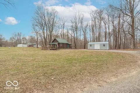 800 S Chaney Rd, Bloomfield, IN 47424